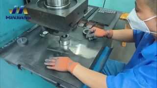 Технологическая схема режущих инструментов из цементированного карбида｜Эпизод 5 · Уплотнение электрическим прессом